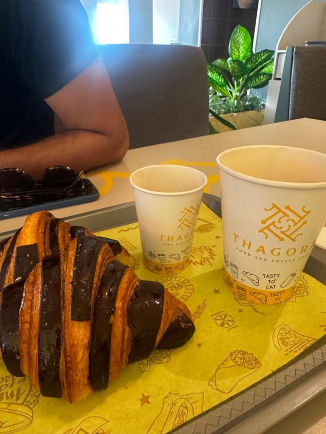 Croissant et café